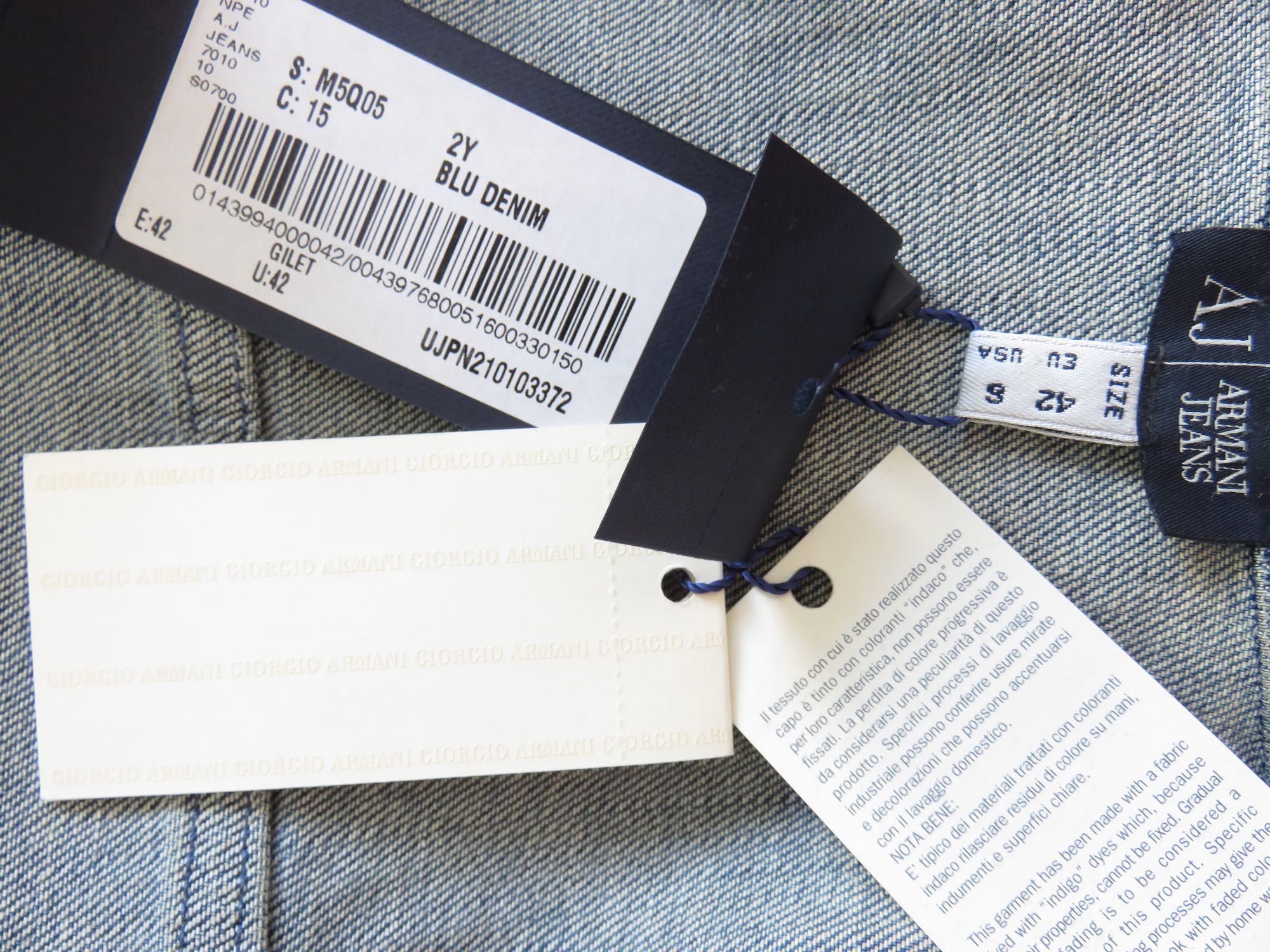 Късо дънково яке/елече Armani Jeans, S - M, ново