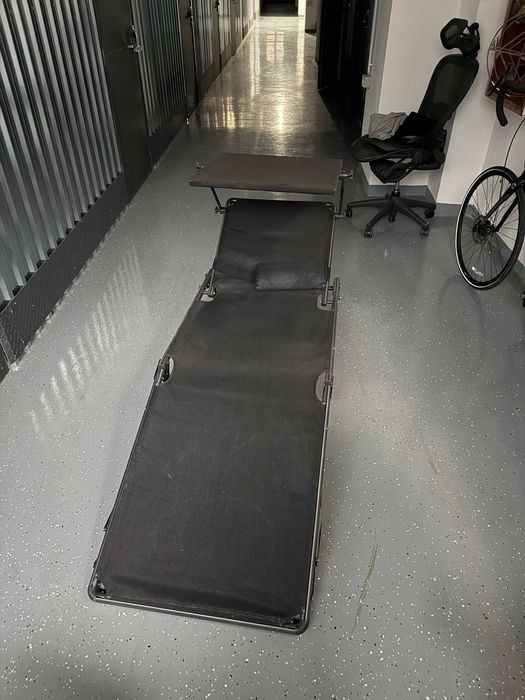 Sezlong pliabil cu parasolar