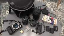 Sony a6000 комплект с 3 обектива и аксесоари