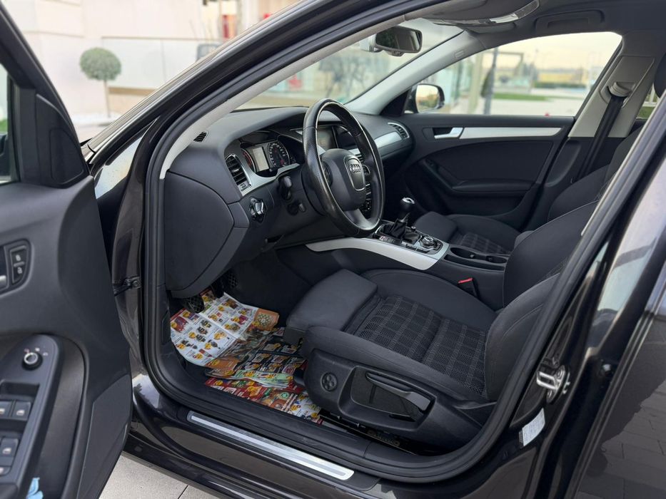 Audi A4 B8 S-line 2011  2.0 TDI 170 CP euro 5 adus azi