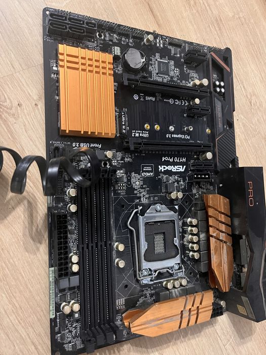 Продам материнку Asrock H170 4pro ddr4