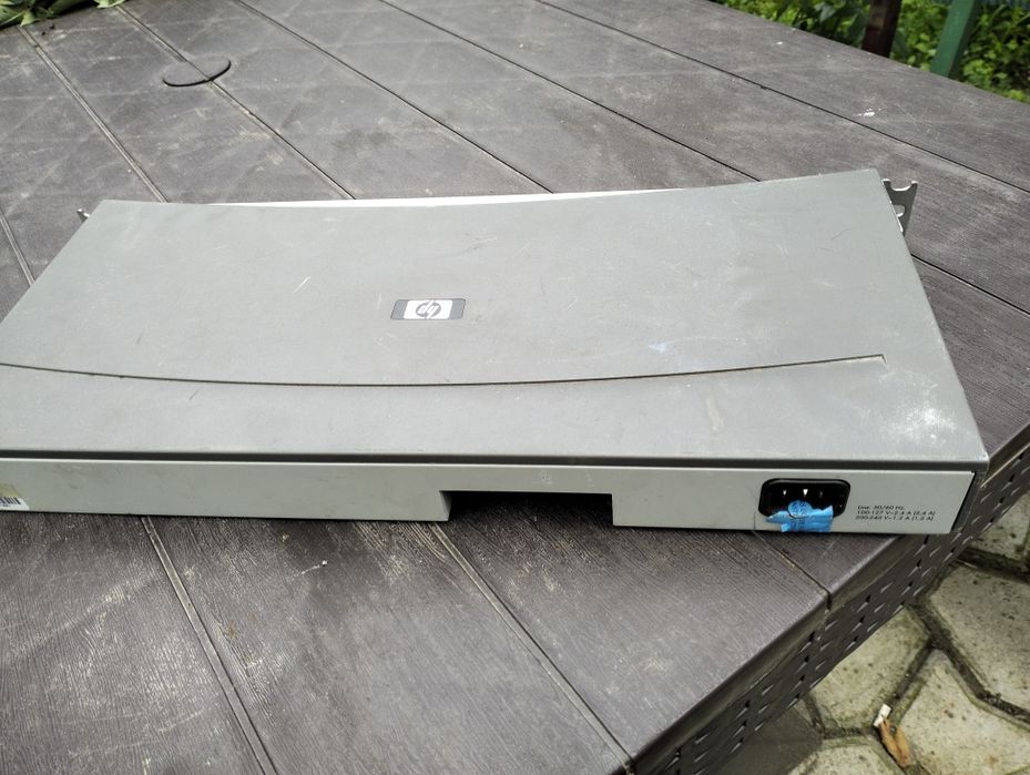 Switch HP ProCurve J4818A  2324 HP 24-port 10/100Base-Tx
