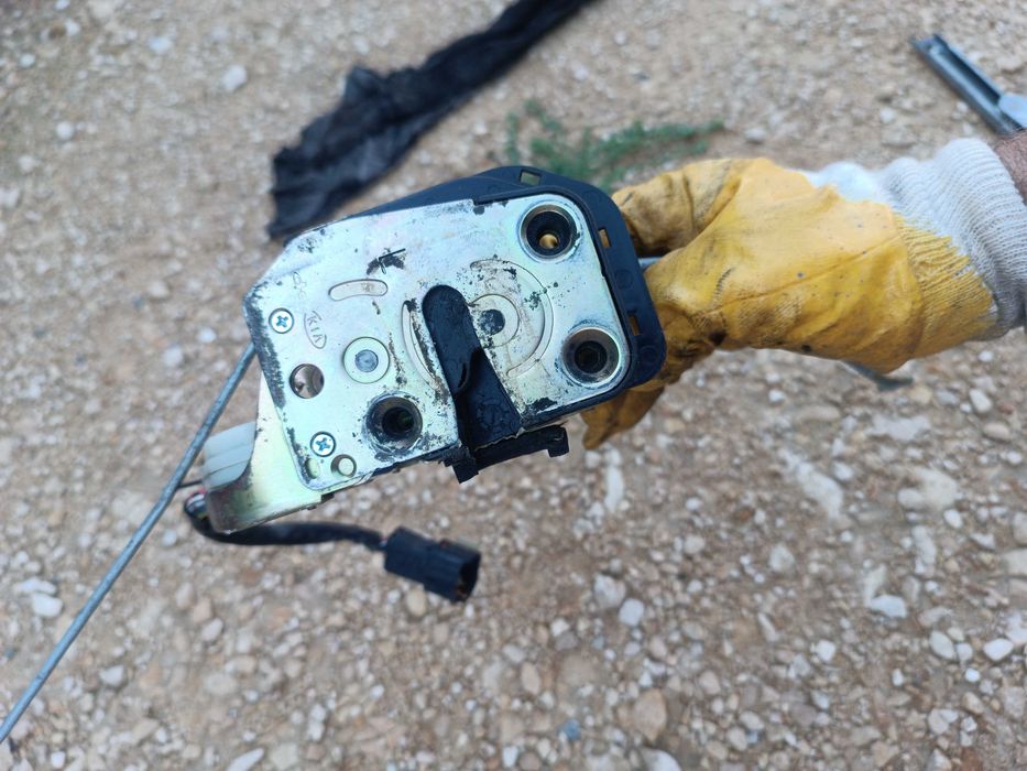 Стъклоповдигач и брава лява Киа Соренто / Kia Sorento до 2009г.