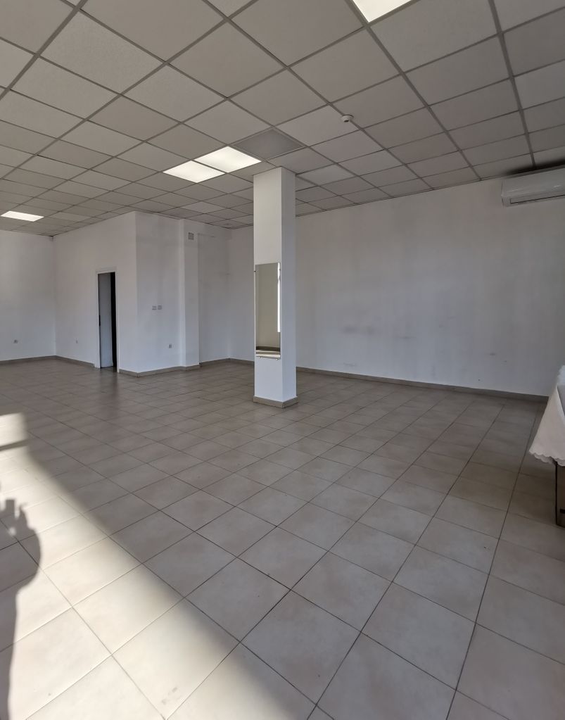 Продава се Магазин в Горна Оряховица - 75 кв.м за 1600 €/кв.м - Снимка #4