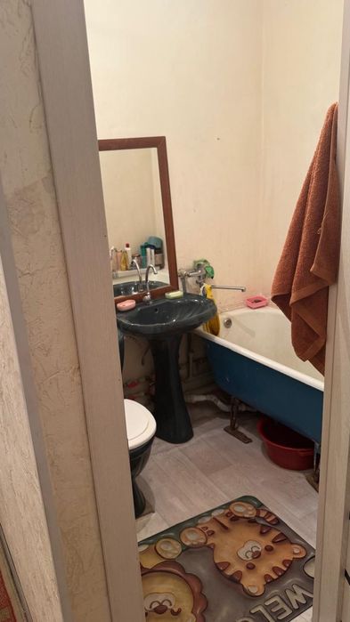 2-комн., 1 мкр., 4 этаж (не угол)