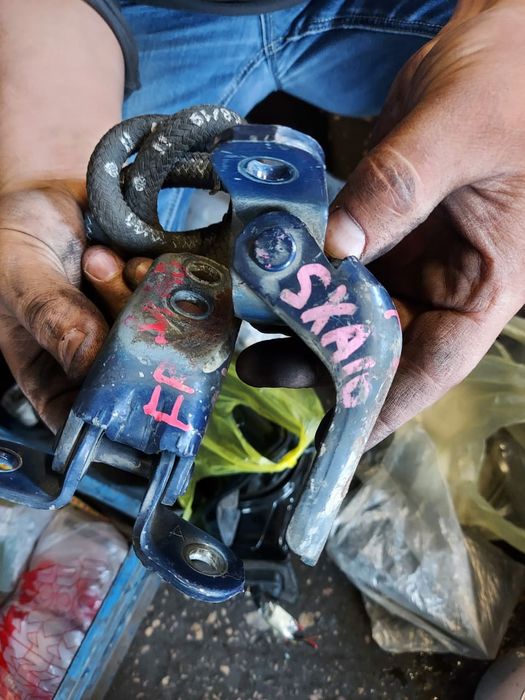 Продам запчасти стеклоподьемник на Рав4 1е поколение