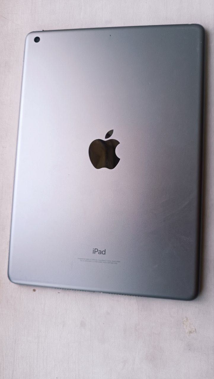 IPad 9.7, ruchka va chexoli bilan