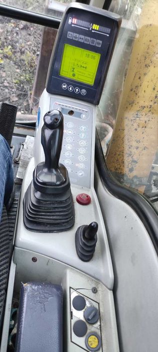 Продавам Колесен Багер LIEBHERR А904С в добро техническо състояние