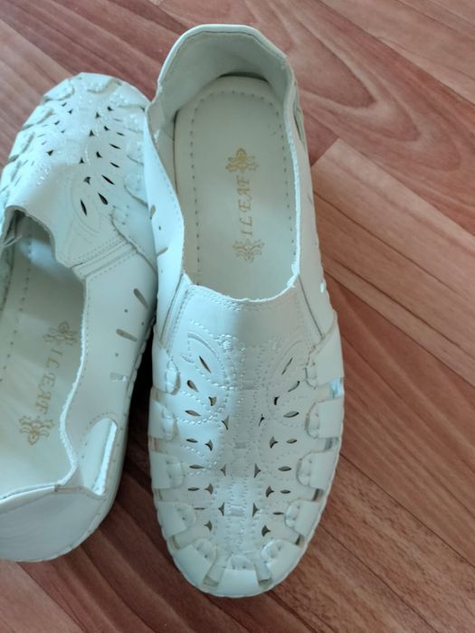 Продам кроссовки, туфли