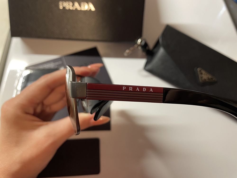 Очила PRADA…