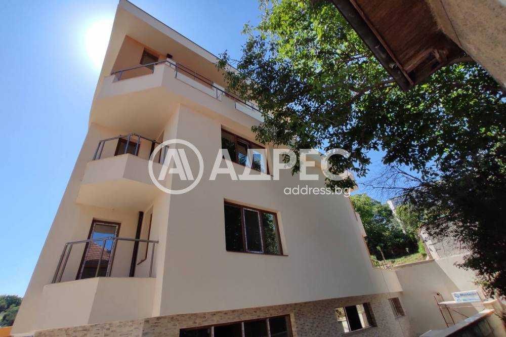Продава се Тристаен апартамент в Разград, Център - 88 кв.м за 1219 €/кв.м - Снимка #1