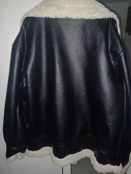 Vând geacă  de iarna.