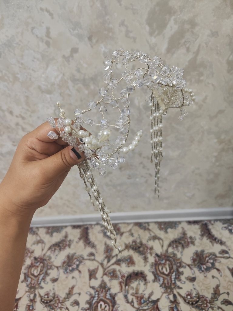 Hijobli kelinlar uchun Abaya . Toʻy libosi