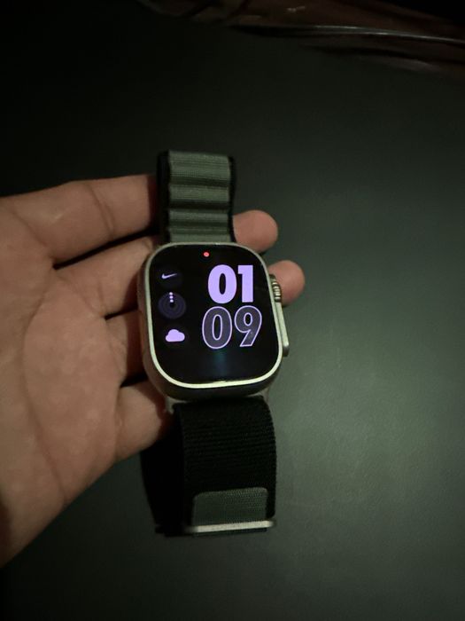 Apple watch Ultra Natural Titanium