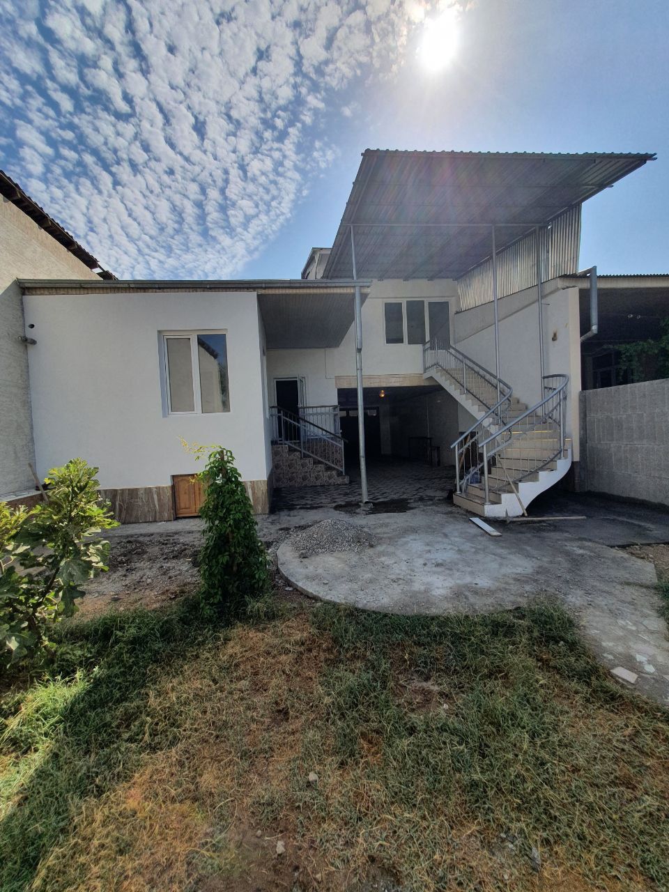 Юнусабад Ахроробод дом 2 сотки