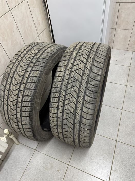 Шины 2шт 275/40R22 Зима