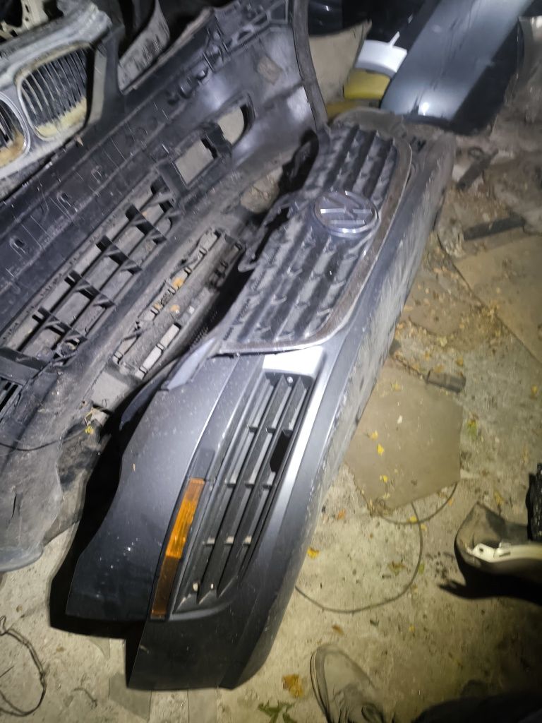 Предна броня Vw passat b6