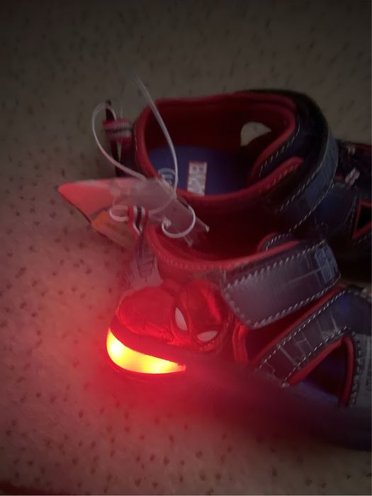 Marvel, Spiderman. Сандали с светящейся подошвой из США. Ориг. Раз 29