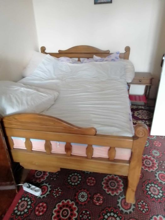 vând mobila sufragerie,mese,scaune,fotolii, dulapuri.