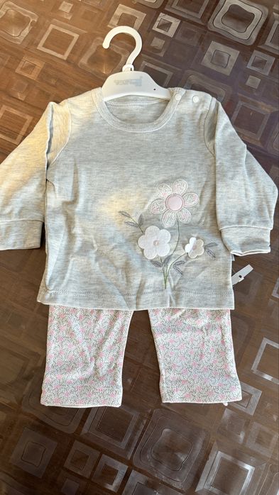 Продам новую одежду для новорожденных девочек