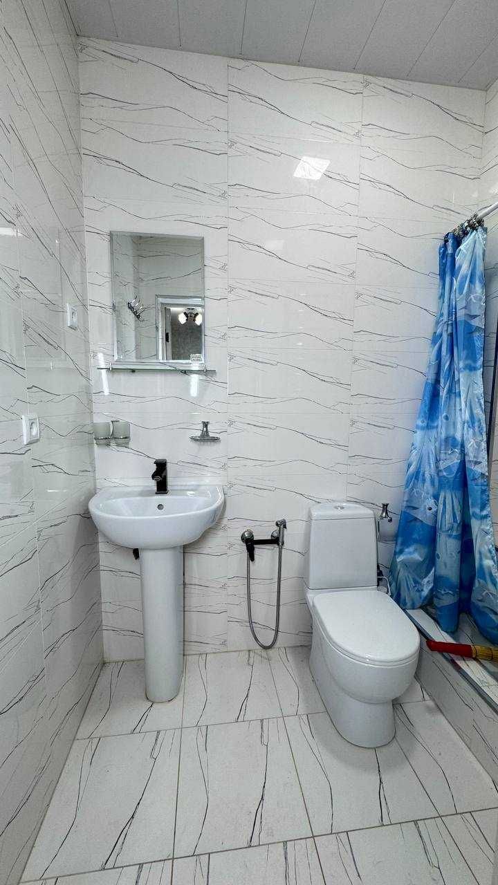 Фрунзиский Азия мехмонхонаси. 3-xona Yevro ID: 1160