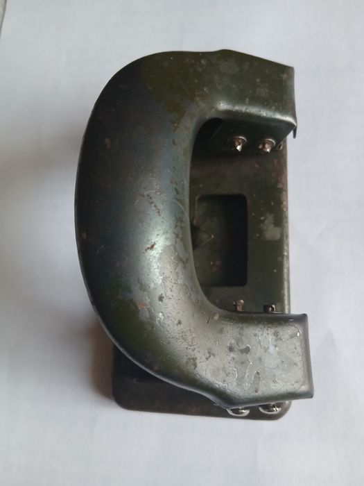 Продам Советский дырокол.