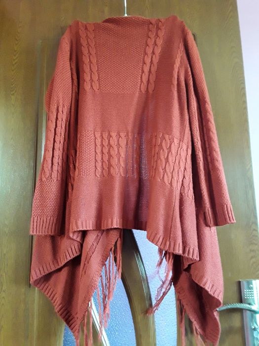 Vând Cardigan Damă în Colț Mărimea XL