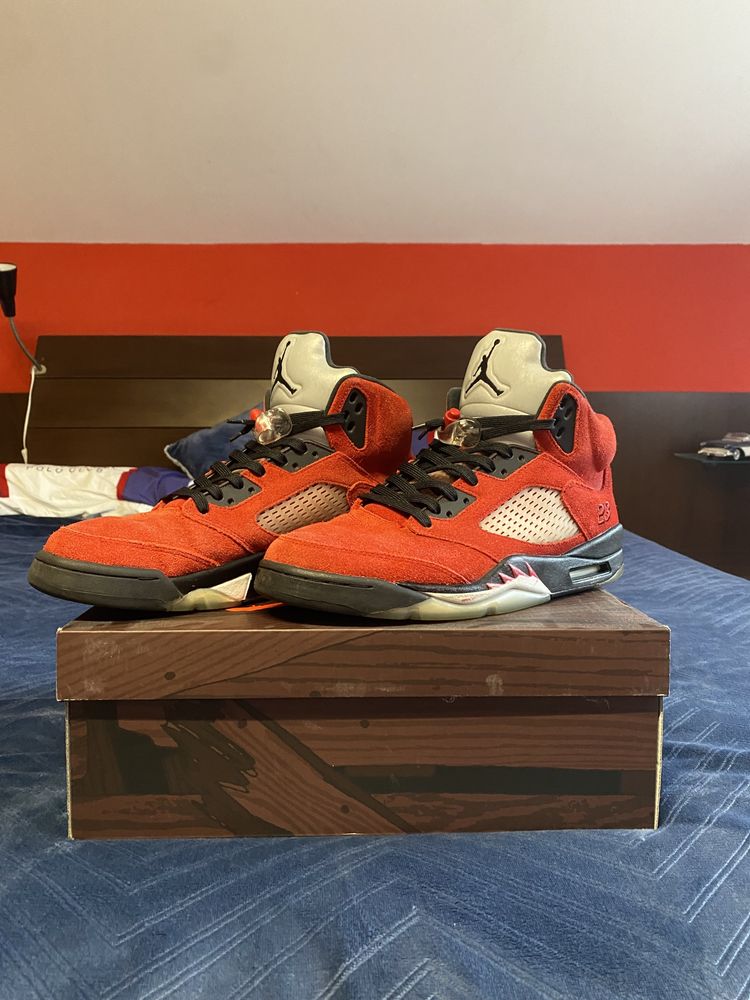 Jordan 5 Raging Bull