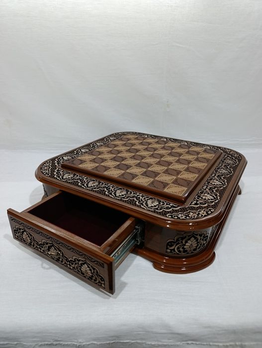 Shaxmat Шахматы 40×40 sm yongʻoq daraxtidan yasalgan