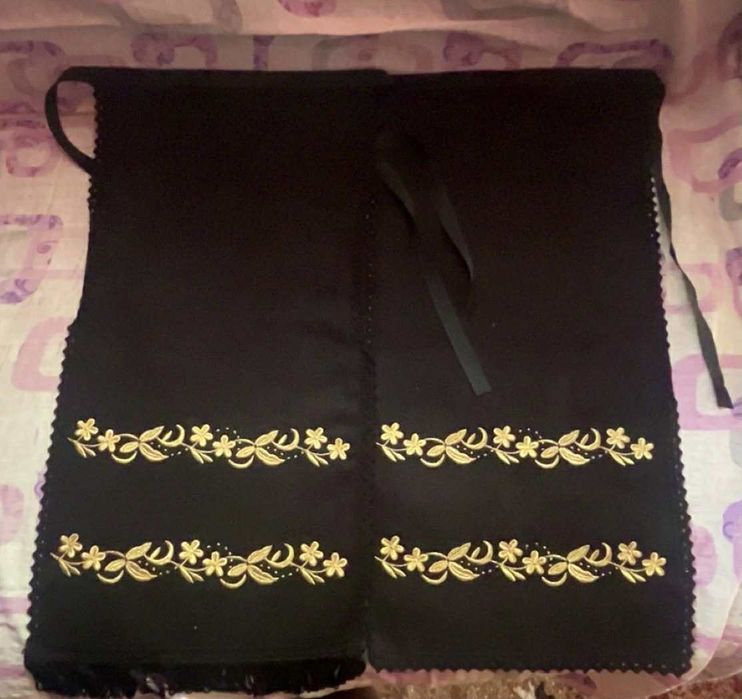 Vând costum popular