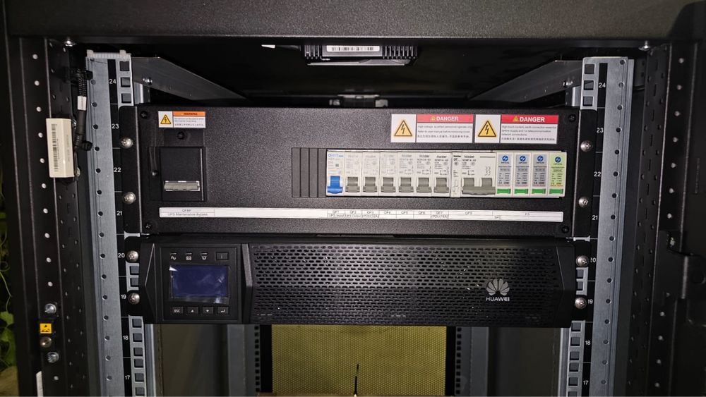 шкаф управления Huawei FusionModule500 Smart