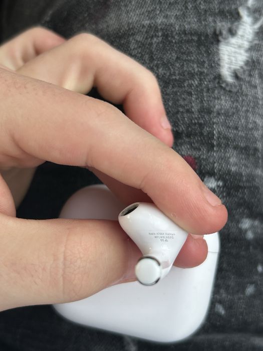 AirPods 3 with Wireless Charging Case