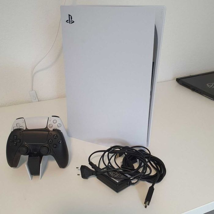 Playstation 5 cu 2 controale