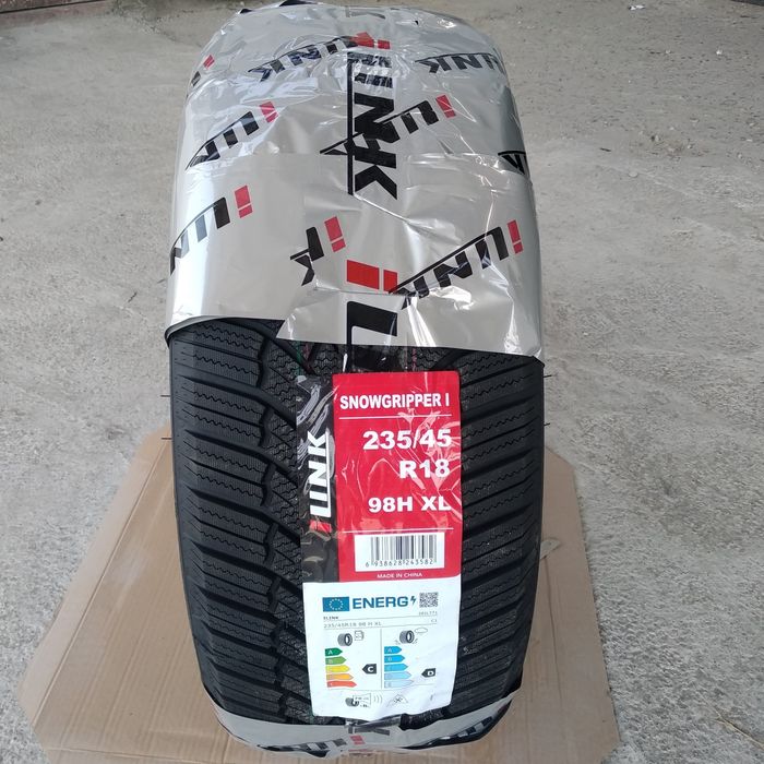 Зимние автошины 235/45R18