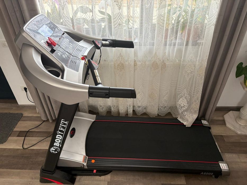 Banda de alergare BodyFit A6000