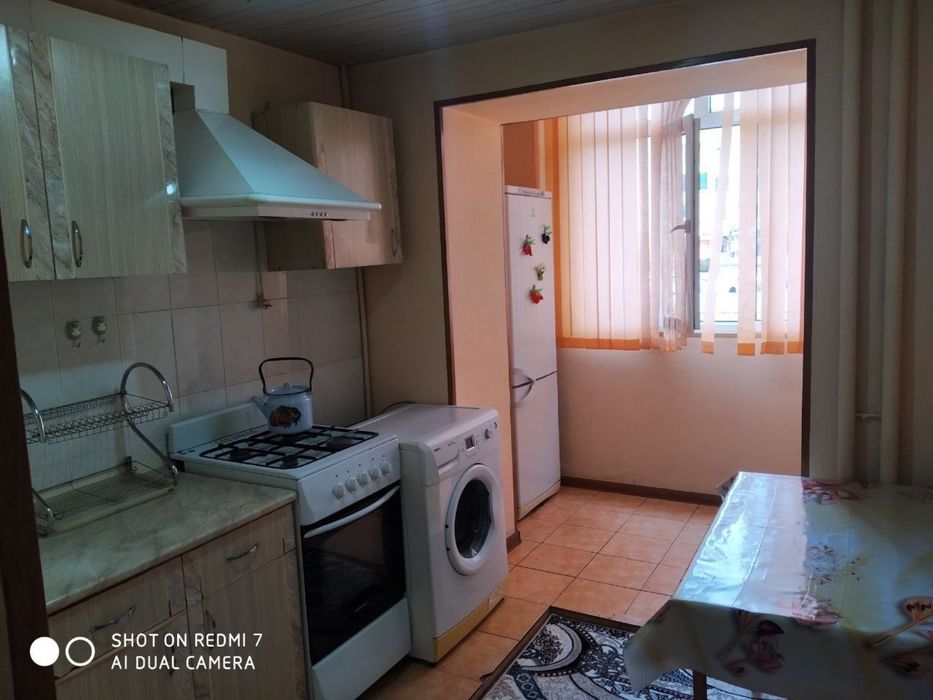 Срочно 2 ком кВ возле метро Максим Горького