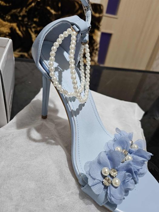 Рокля, чанта, обувки