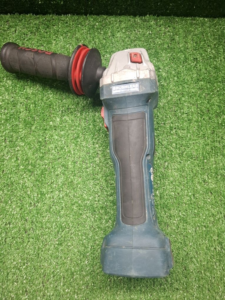 Безчетков Шлайф на Bosch GWS 18V-7
220 лева.
Отлично работи.
За повече