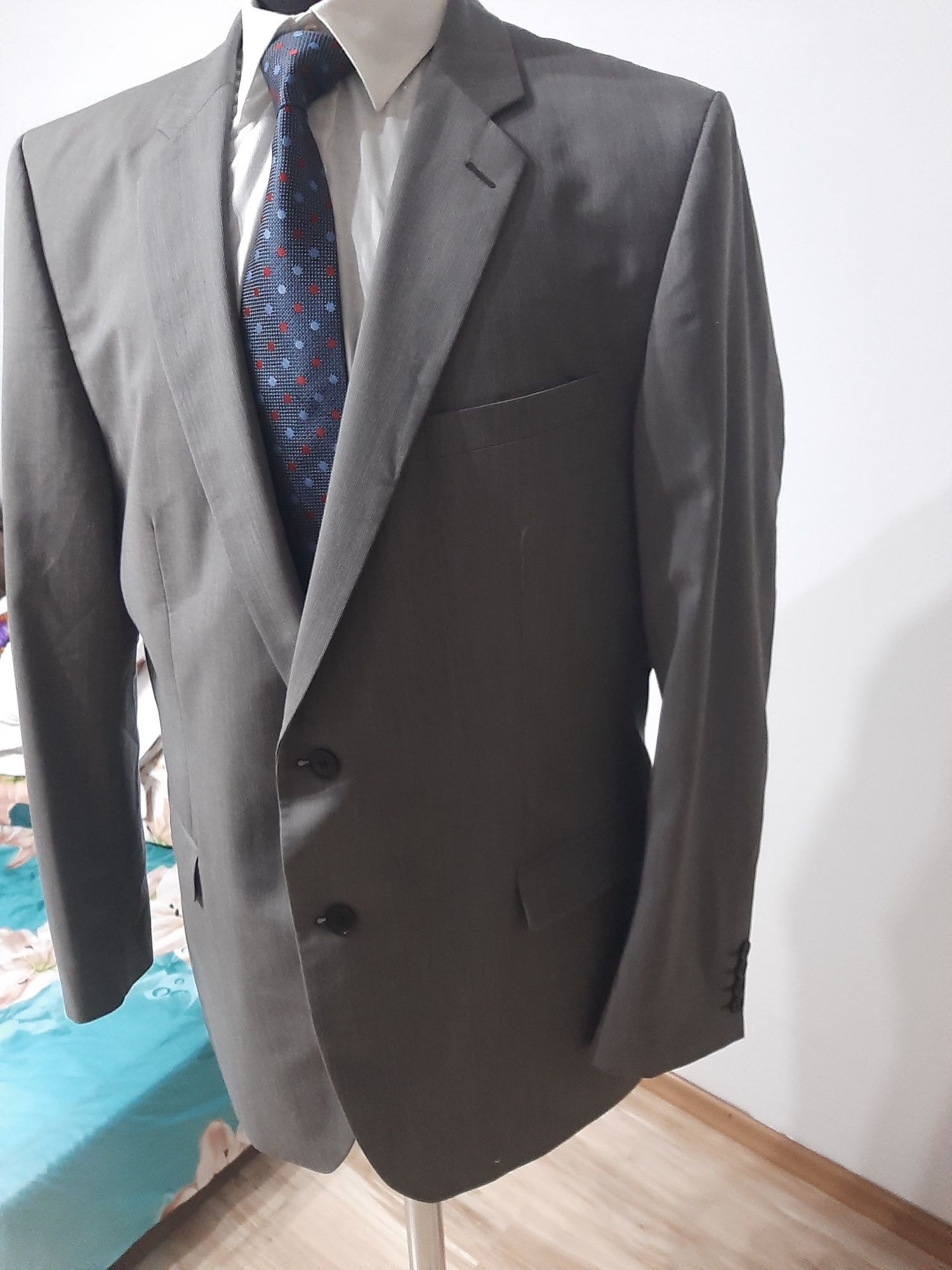 Sacou original gen HUGO BOSS Impecabil marimea XXL