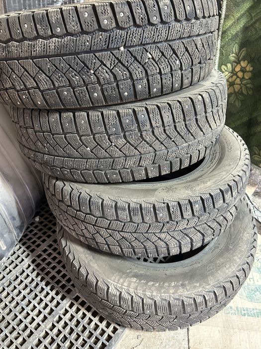Зимний шыны комплект почти новый