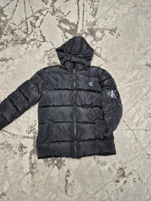 Vând geaca băieți Calvin Klein, nou cu etichetă