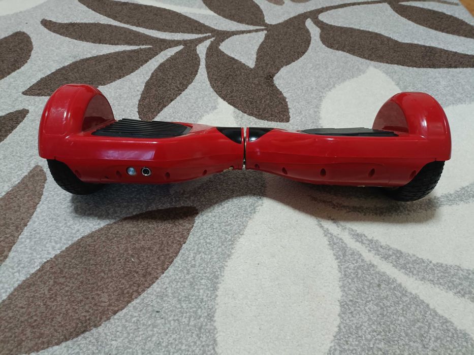 Vând Hoverboard rosu perfect funcțional