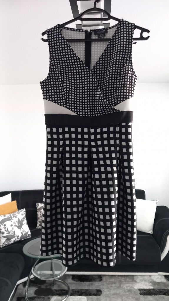 Rochie alb cu negru