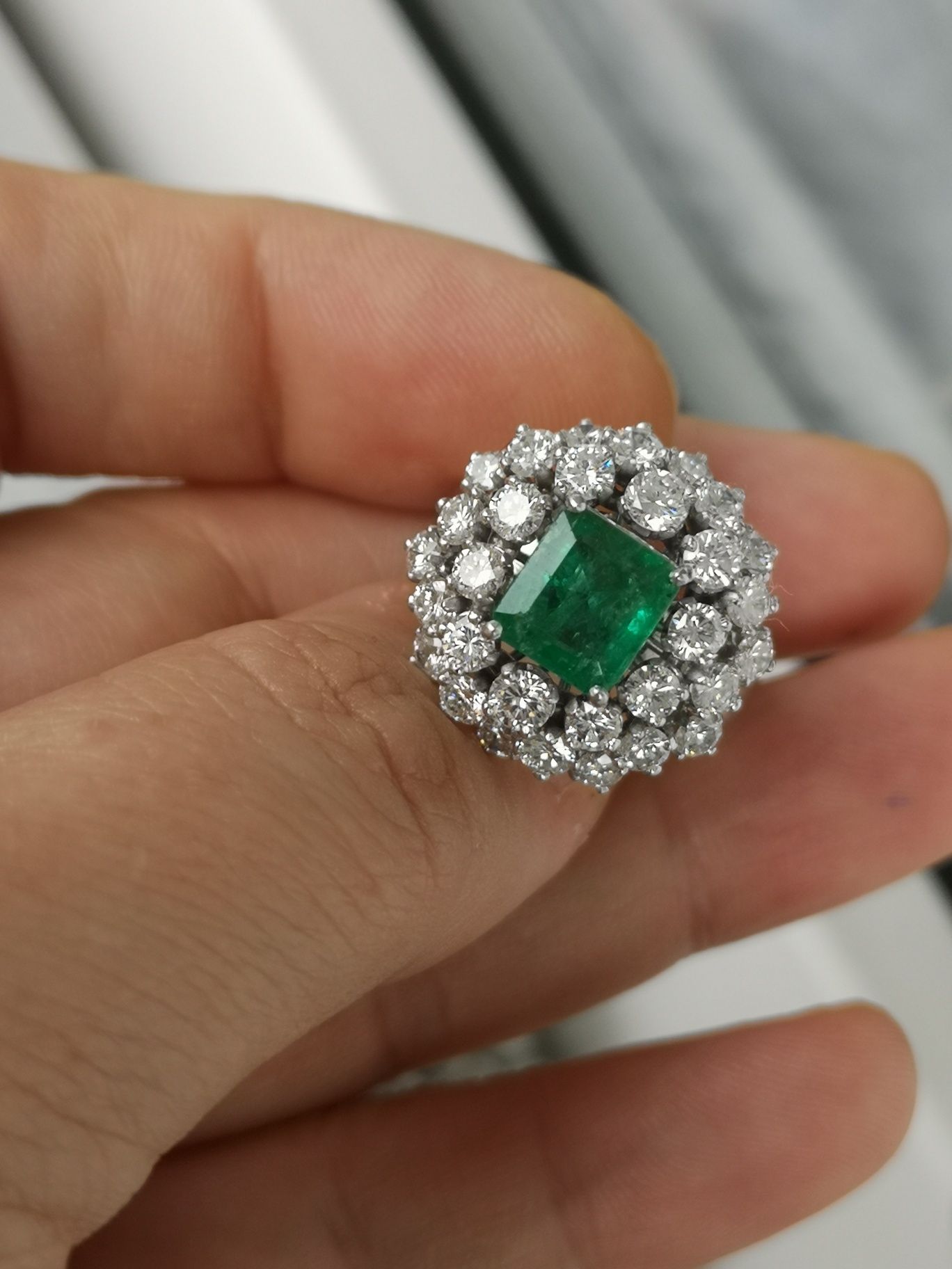 Inel elegant lux aur 18k cu smarald natural și diamante