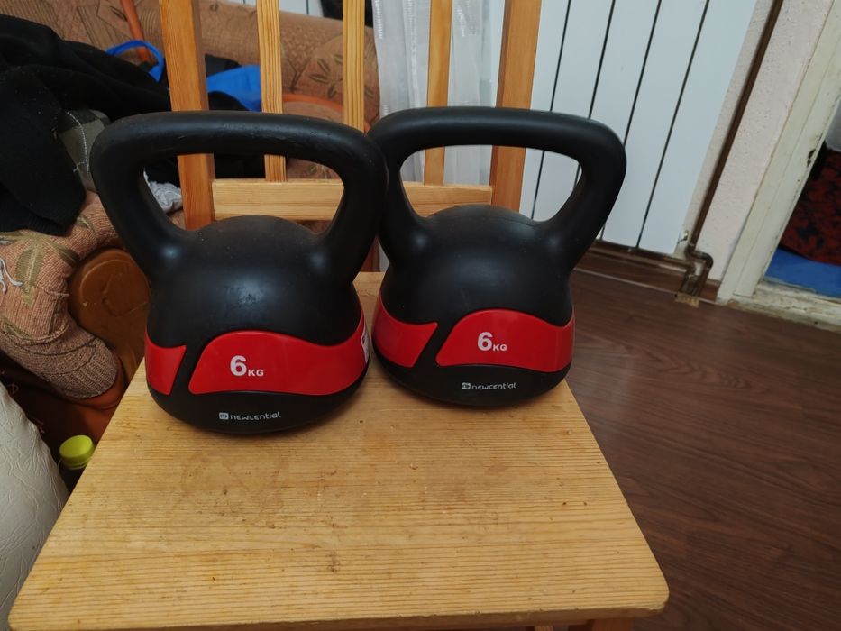 Se vând 2 gantere de 6 kilograme fiecare