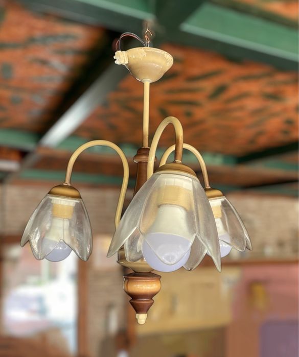 Класически полилей за таван.