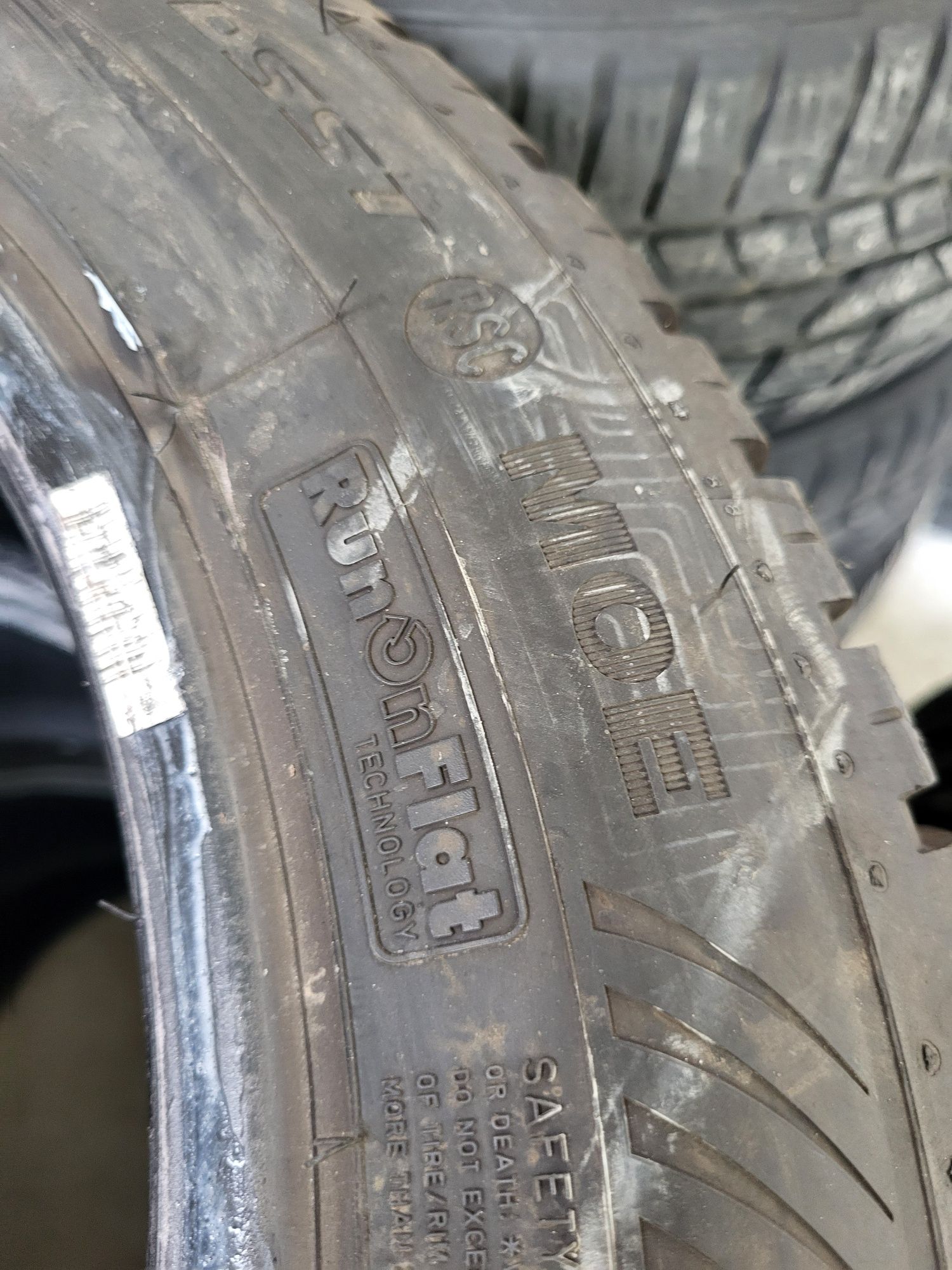 4 бр зимни 225/55/17 Dunlop