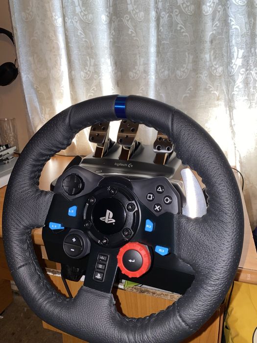 Vând volan gaming logitech g29
