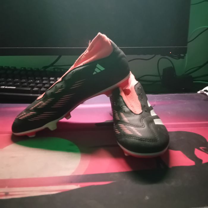 Crampoane adidas predator