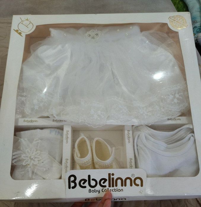 Продаётся комплект для девочки на выписку из род дома